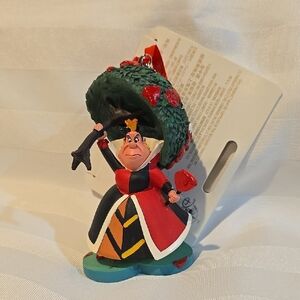 NWT 2017 Disney Alice In Wonderland Queen Of Hearts Sketchbook Ornament
